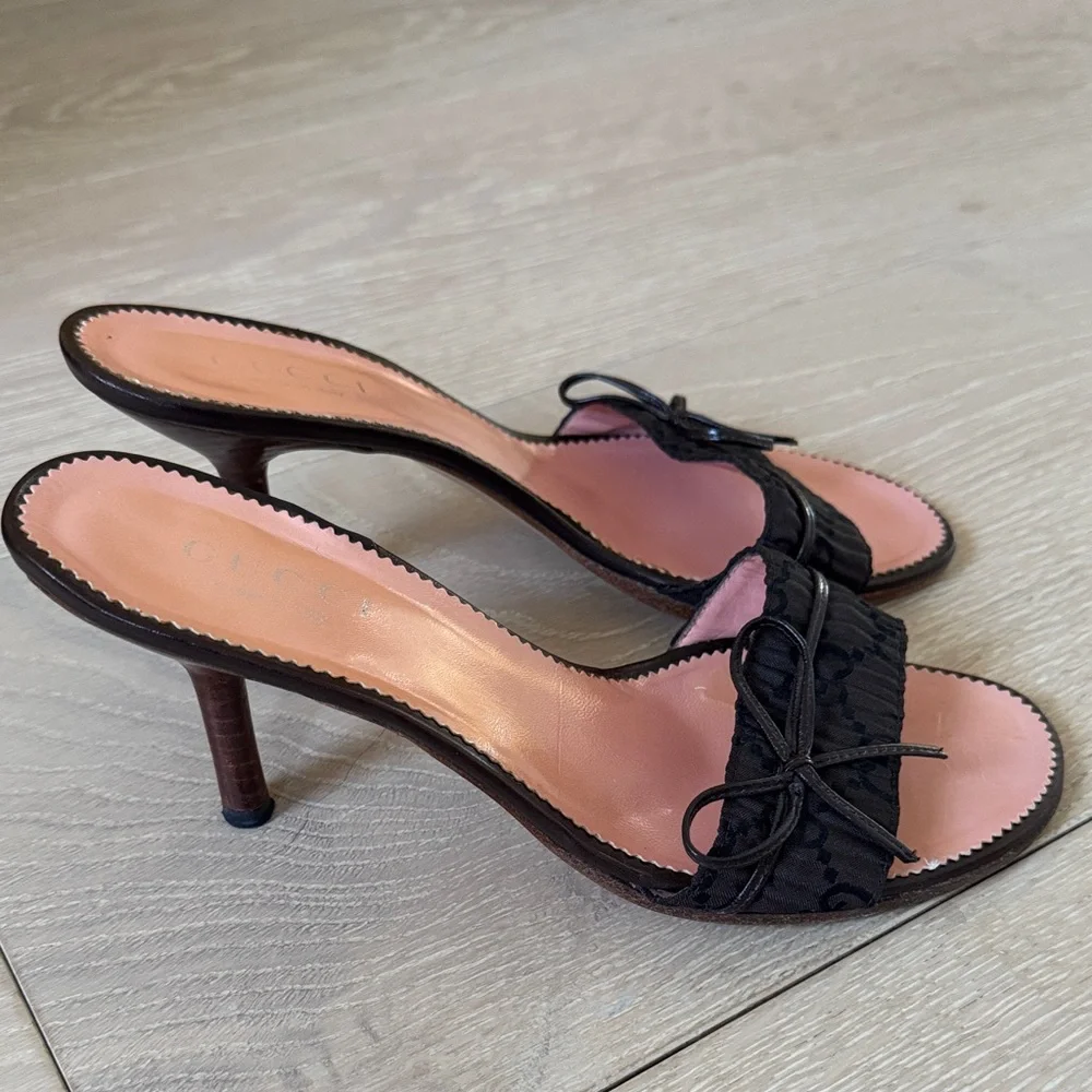 Gucci Brown Slide Sandals with Bow Detail - Picture 4 of 10